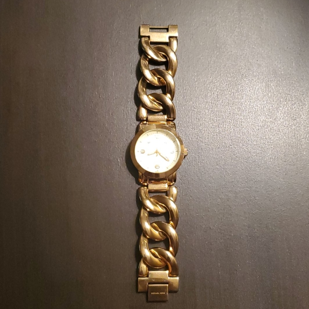 Michael kors chain watch